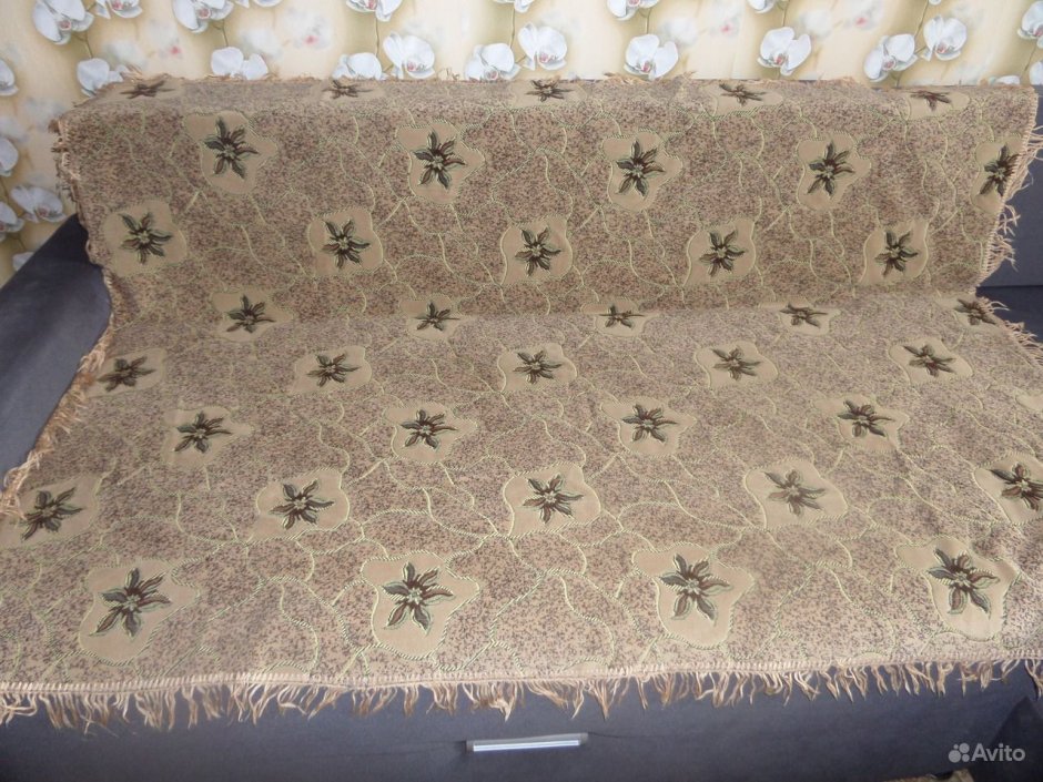 Ковровое покрывало на диван