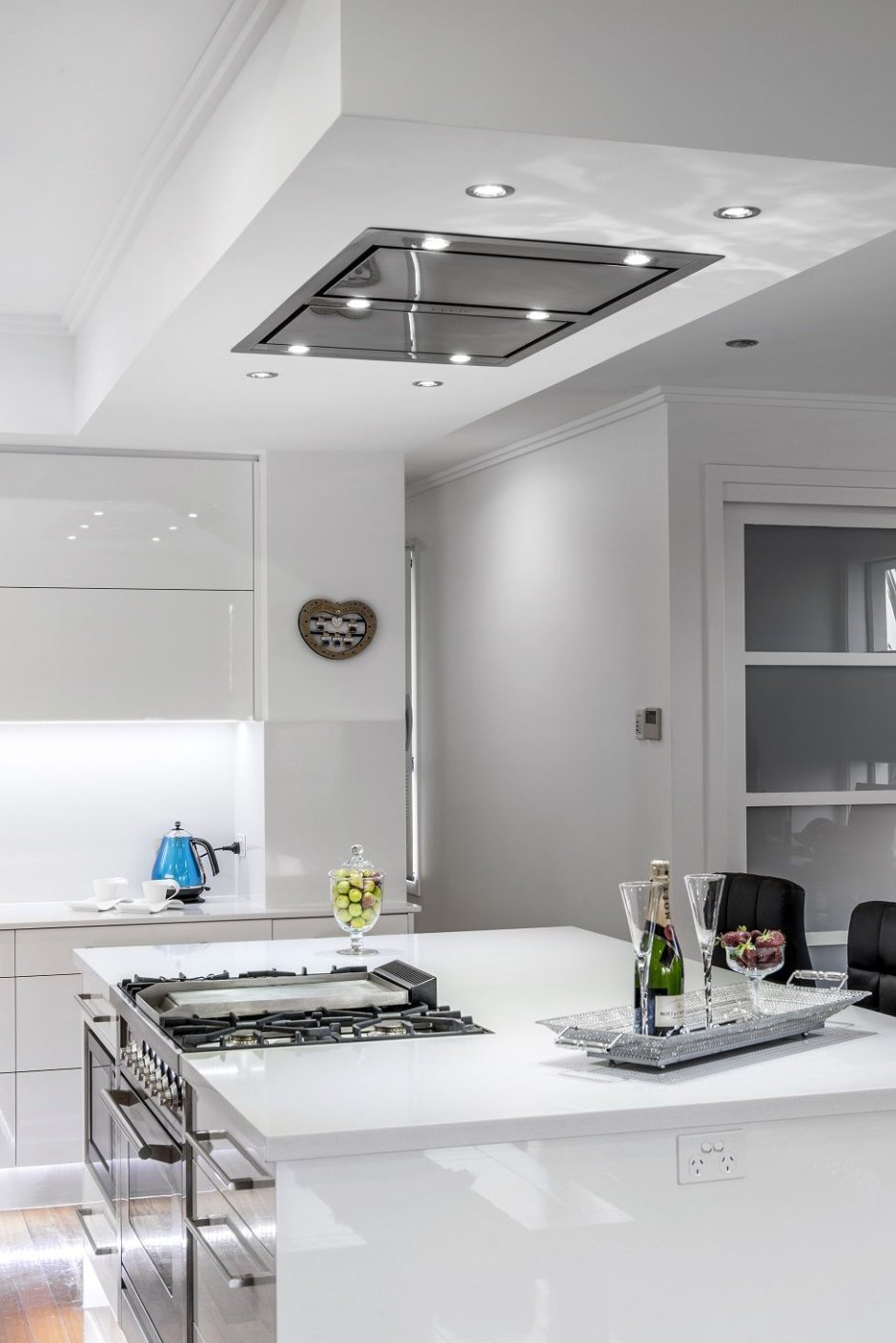 Вытяжка скрытая Smeg kscb90xe