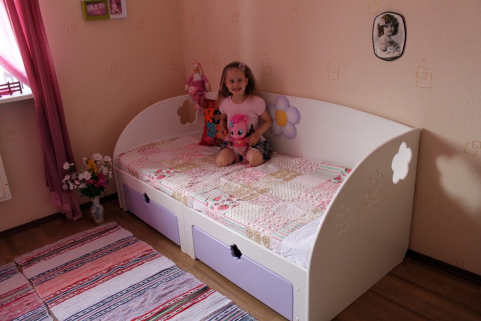 Кровать в детскую комнату девочке 3 года