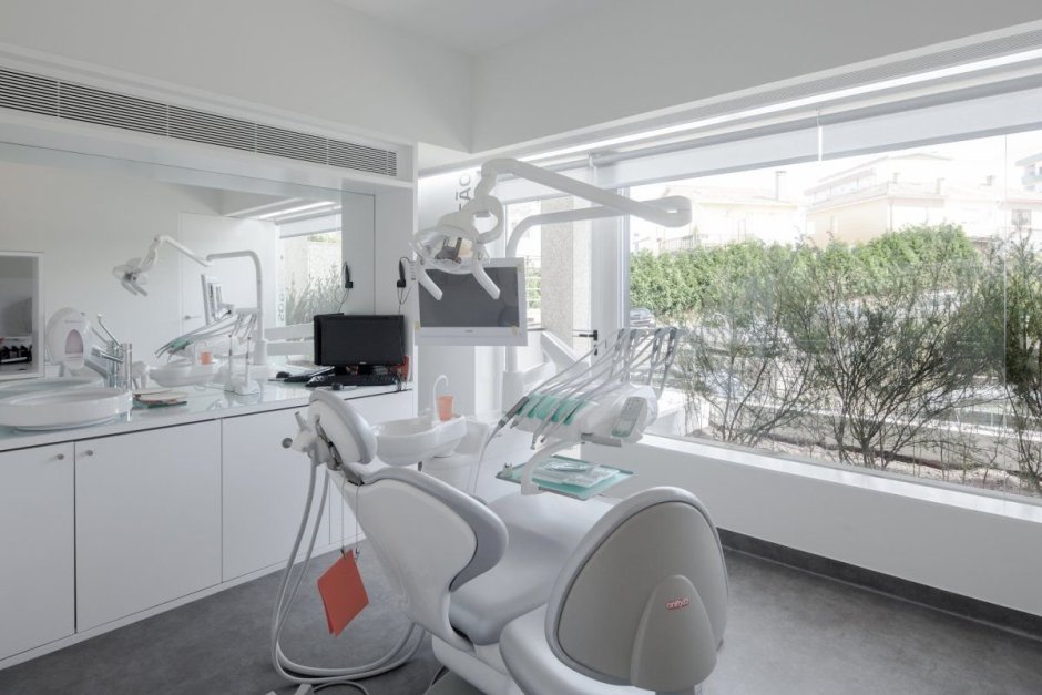 Клиника Dental Clinic