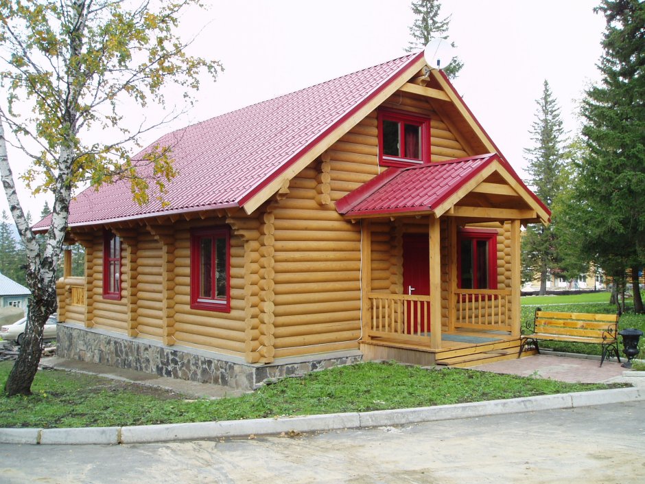 Деревенский бревенчатый дом