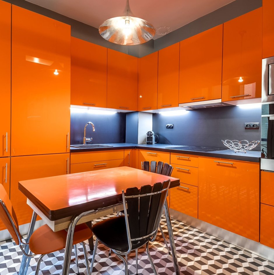 Кухонные гарнитуры оранжевого цвета