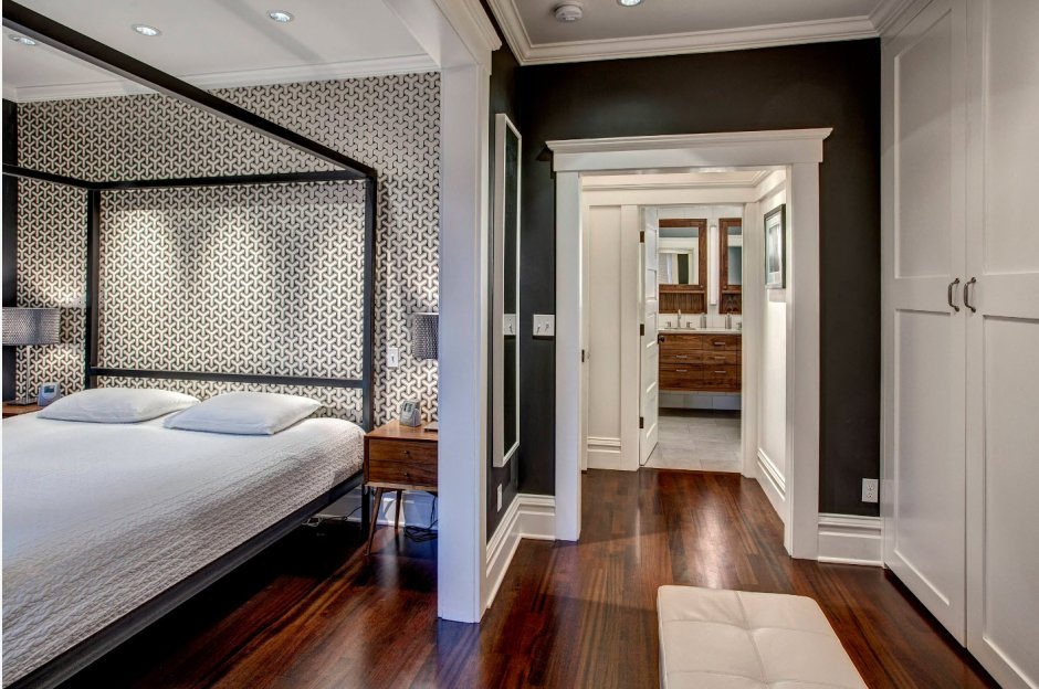 Celeste Comb Room