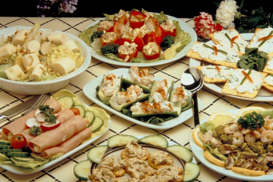 Салаты и закуски на стол