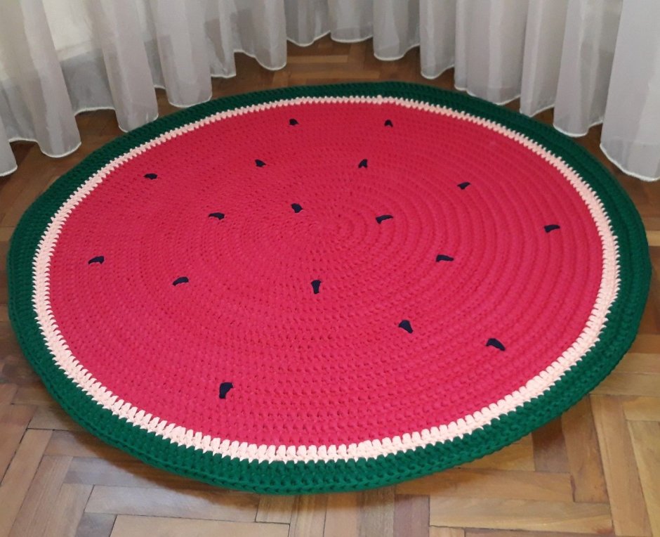 Детский коврик из трикотажной пряжи