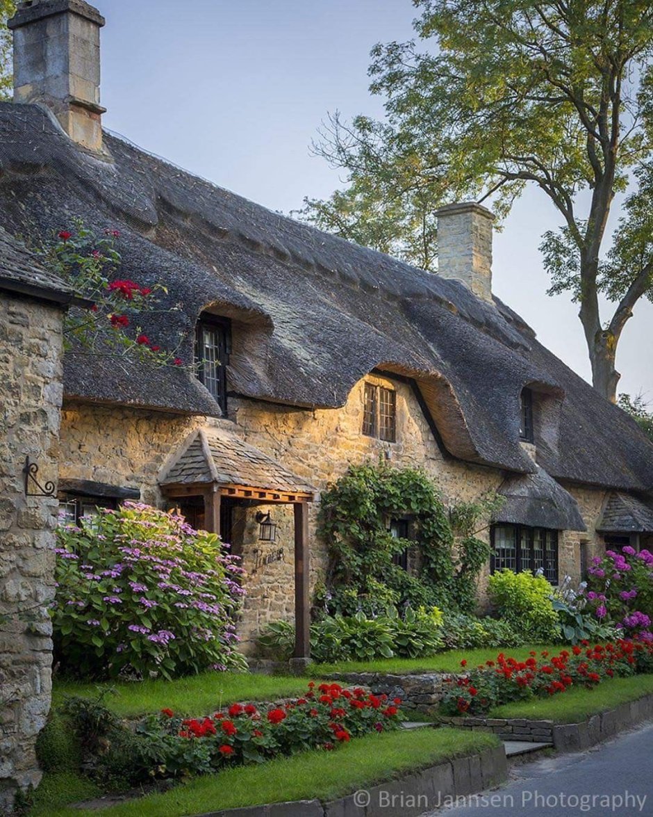 Домик с соломенной крышей в Cotswold