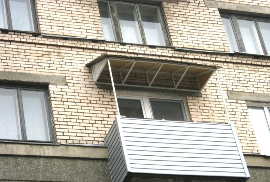 Козырек на балкон