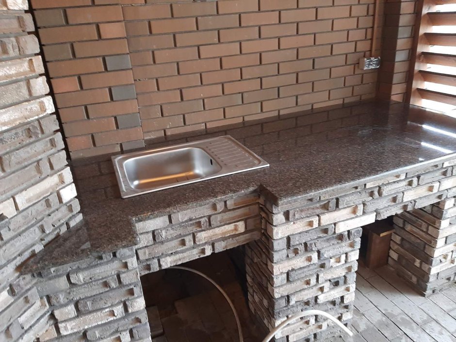 Барбекю из гранита