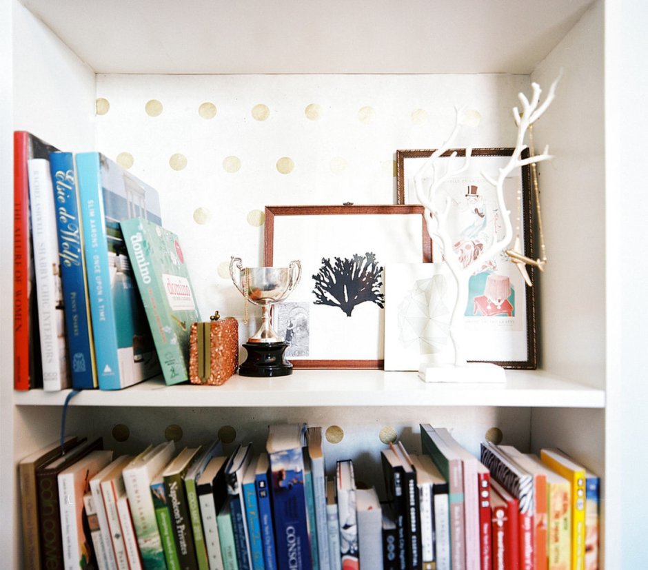 Книжные полки из старья
