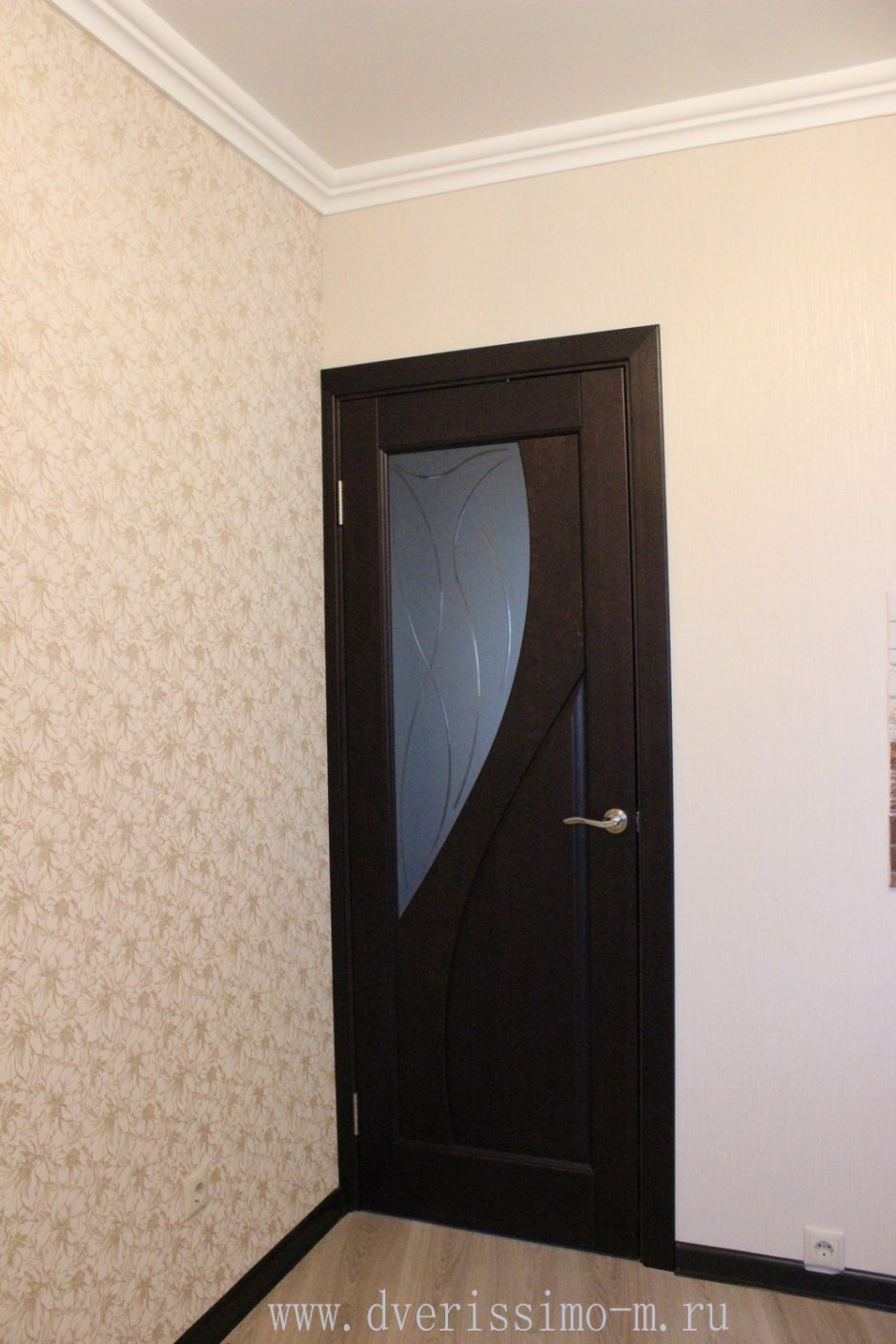 Узкие дверные наличники