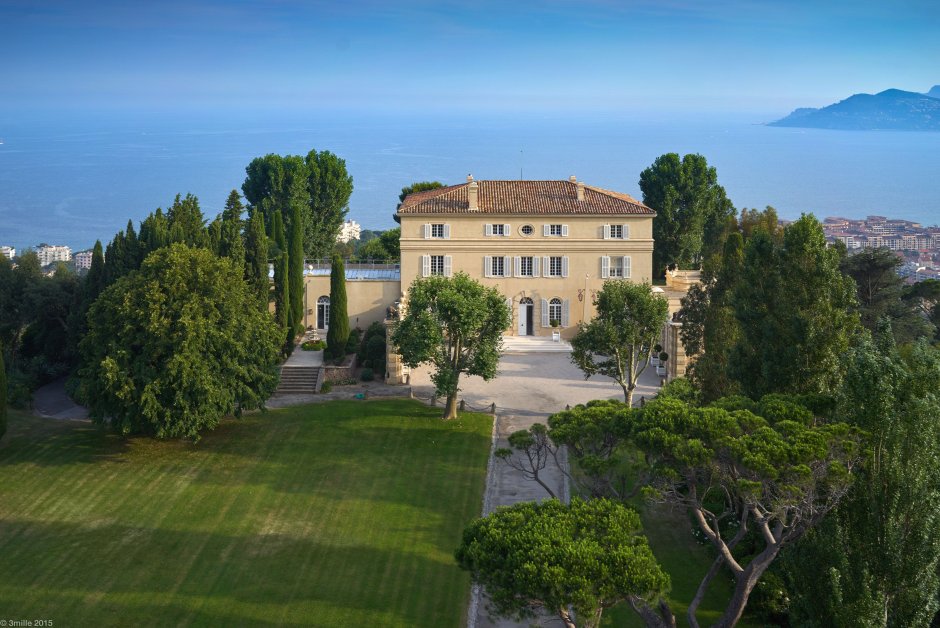 Вилла Chateau de la Croix des gardes