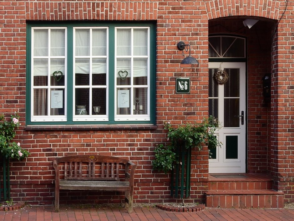 "Speckled Brick House Эстония"