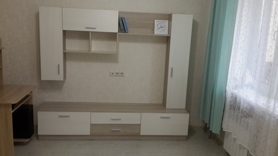 Стенка Луиза Столплит