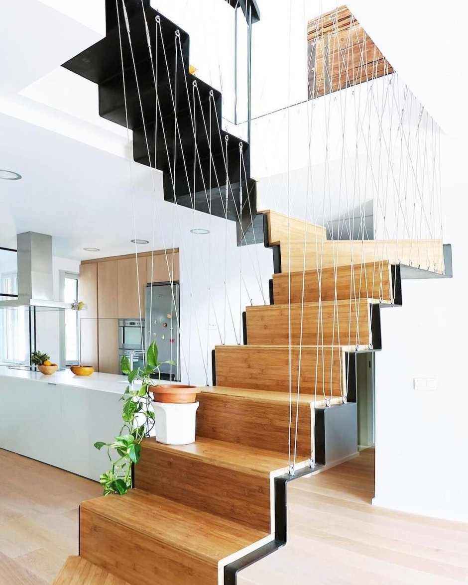 Современные деревянные лестницы в доме