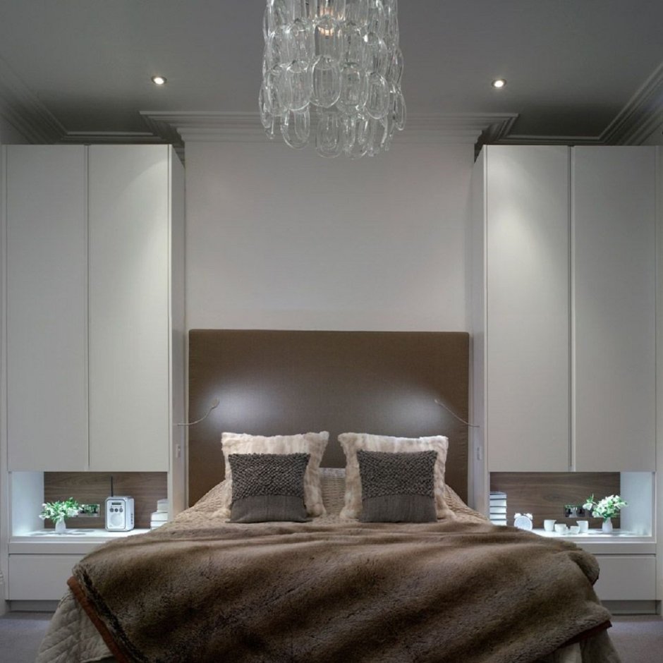 Шкаф в изголовье