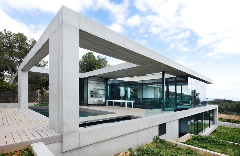 Дом из стекла и бетона