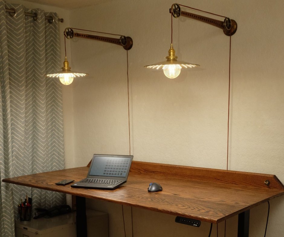 Подвесной светильник над письменным столом