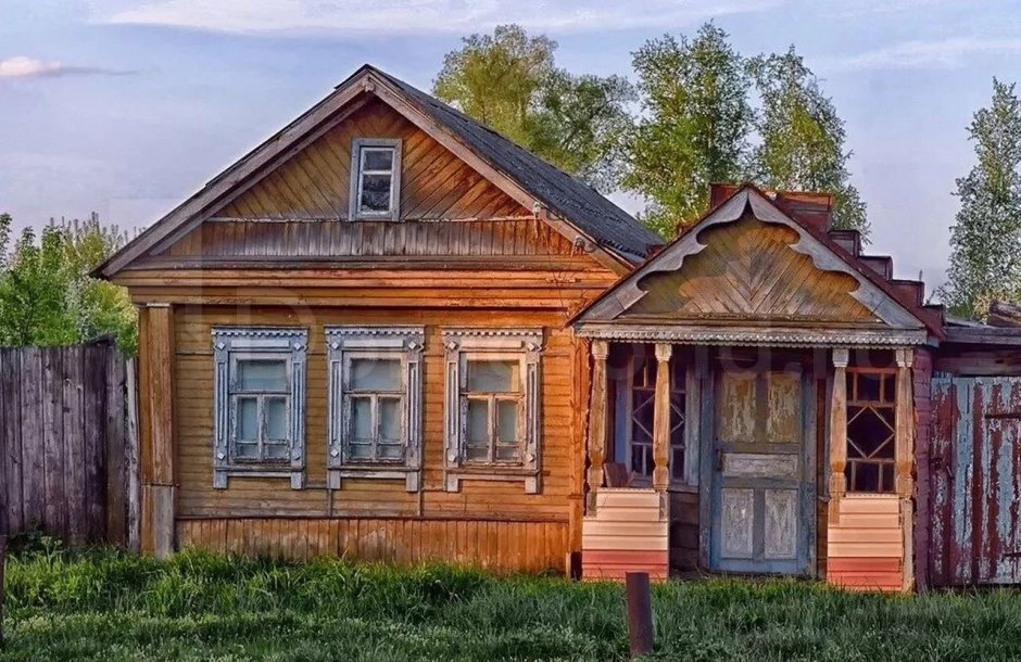 Старый деревянный дом