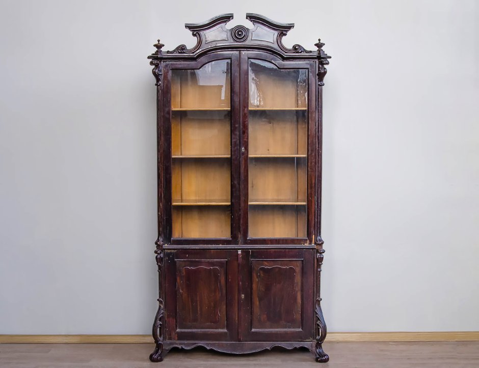Старинный секционный книжный шкаф
