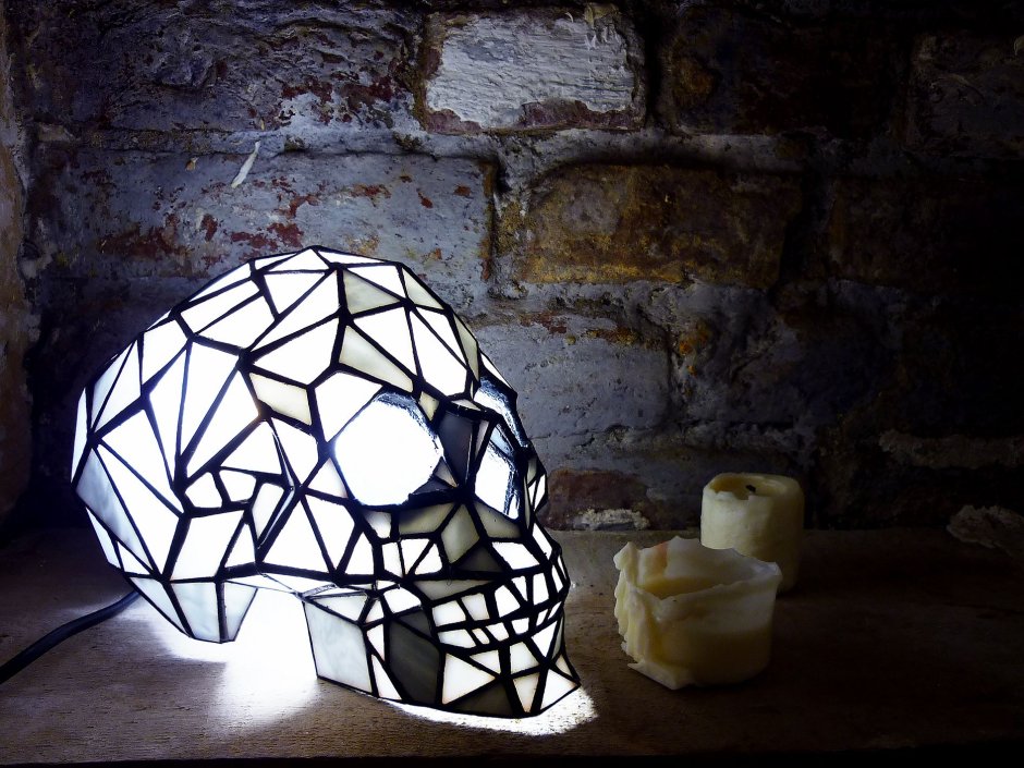 Tiffany Skull Lamp