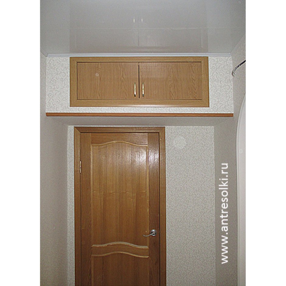Встроенная Антресоль в прихожей