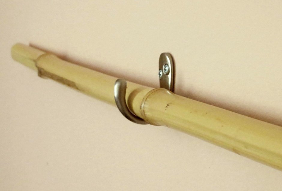 Самодельные деревянные карнизы для штор