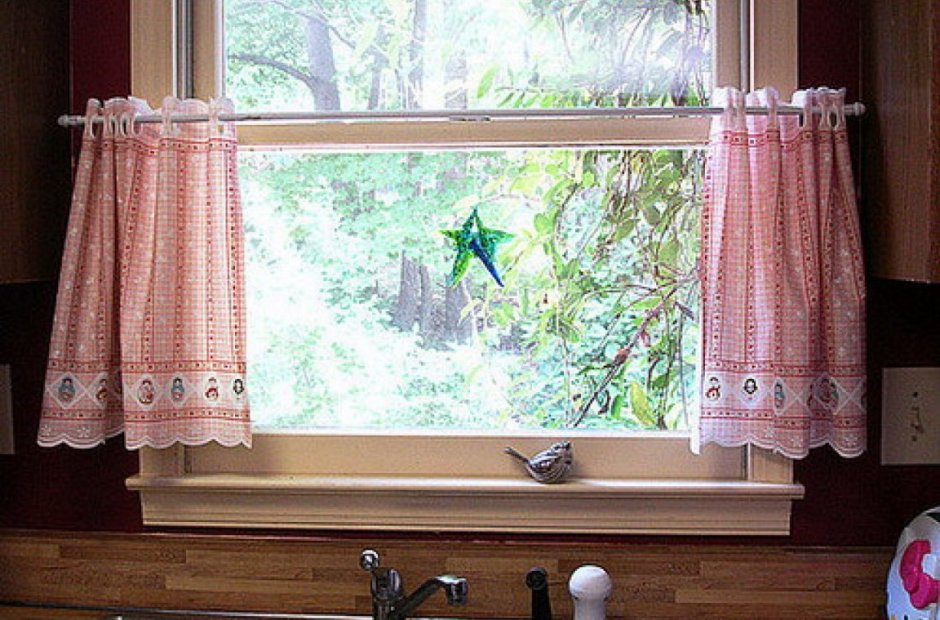 Шторы на маленькие окна в деревенском доме