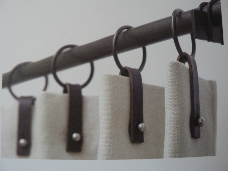 Шторы на кожаных петлях