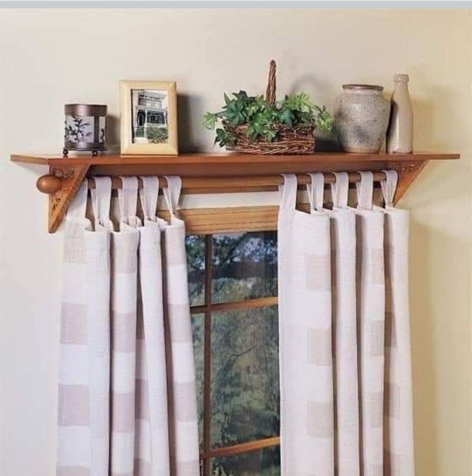 Полка с занавесками