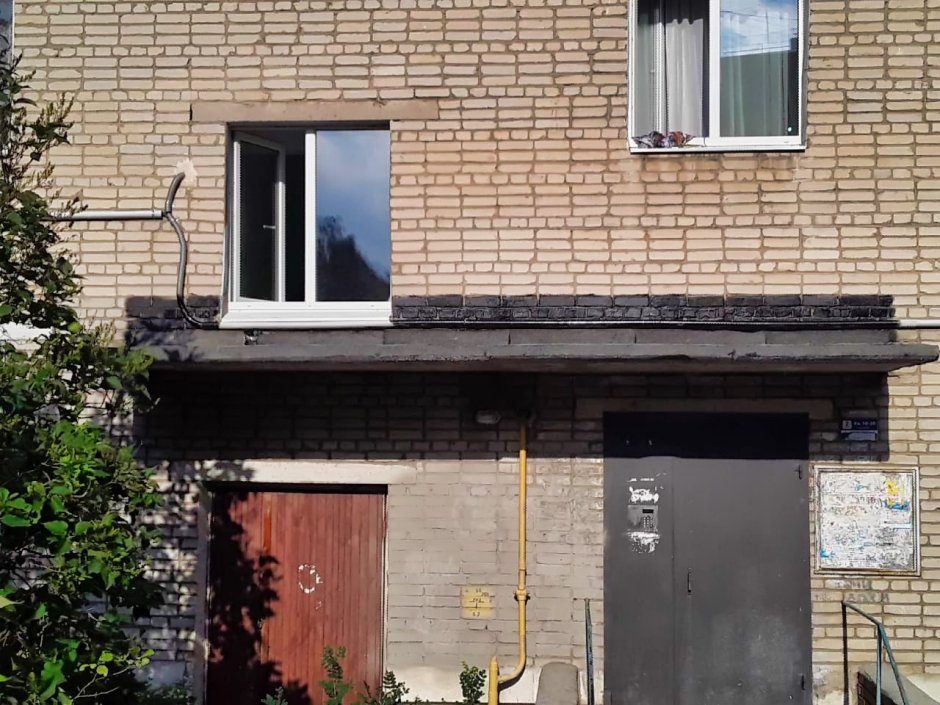 Козырек многоквартирного дома
