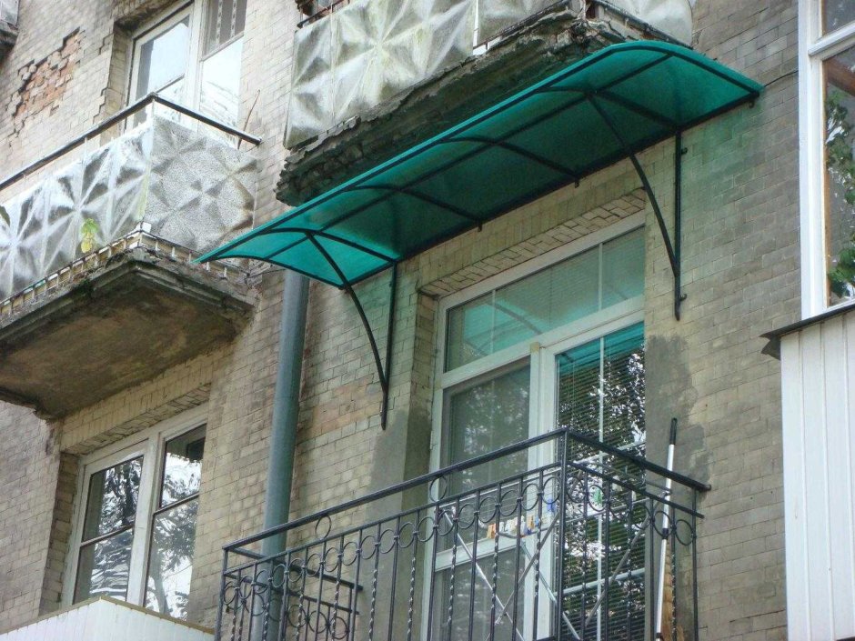 Козырек на балкон