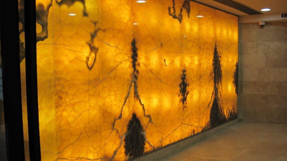 Камень под Оникс