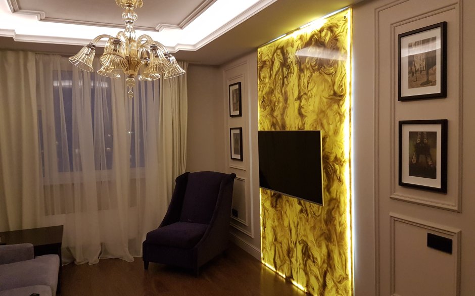 Оникс с подсветкой в интерьере