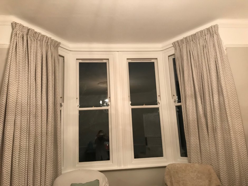 Карниз на окно с углом