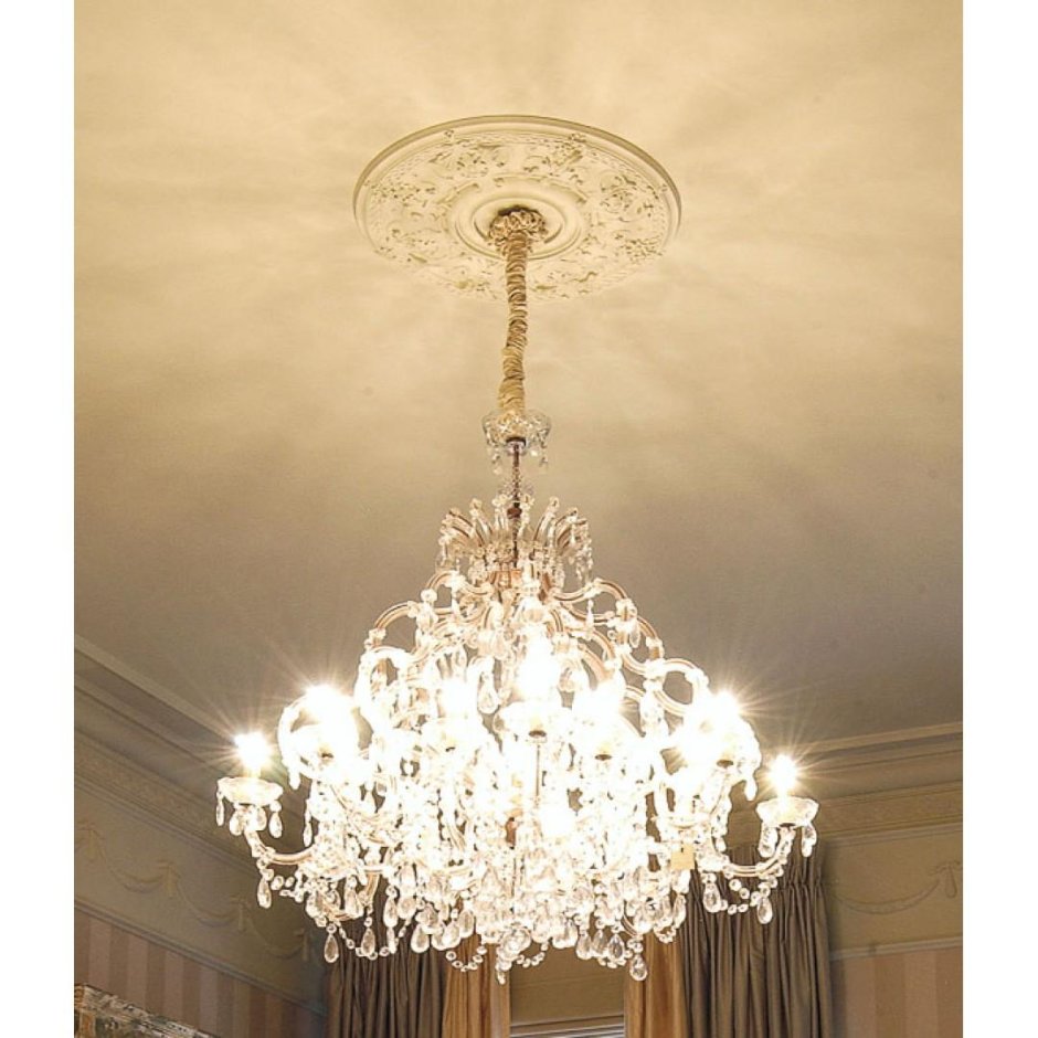 Розетка Orac Decor r38 Luxxus