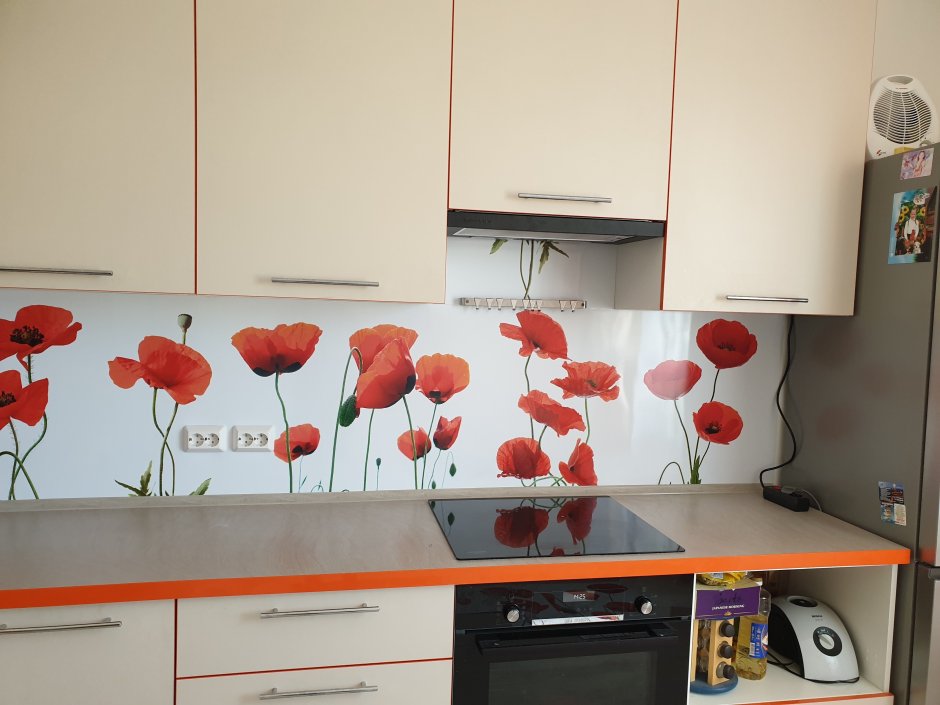 Пластиковый фартук для кухни маки