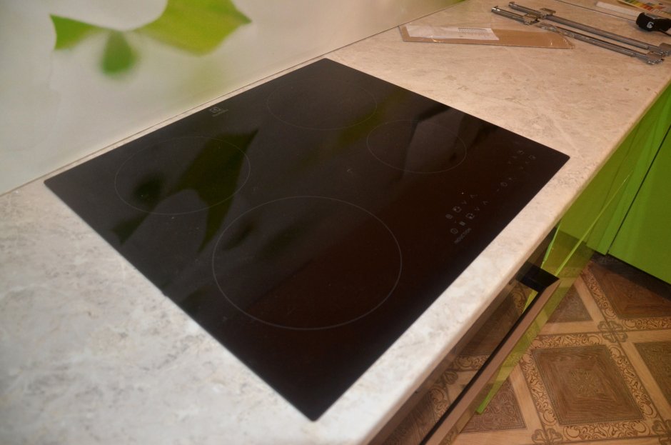Индукционная варочная поверхность Electrolux ipe6440kf