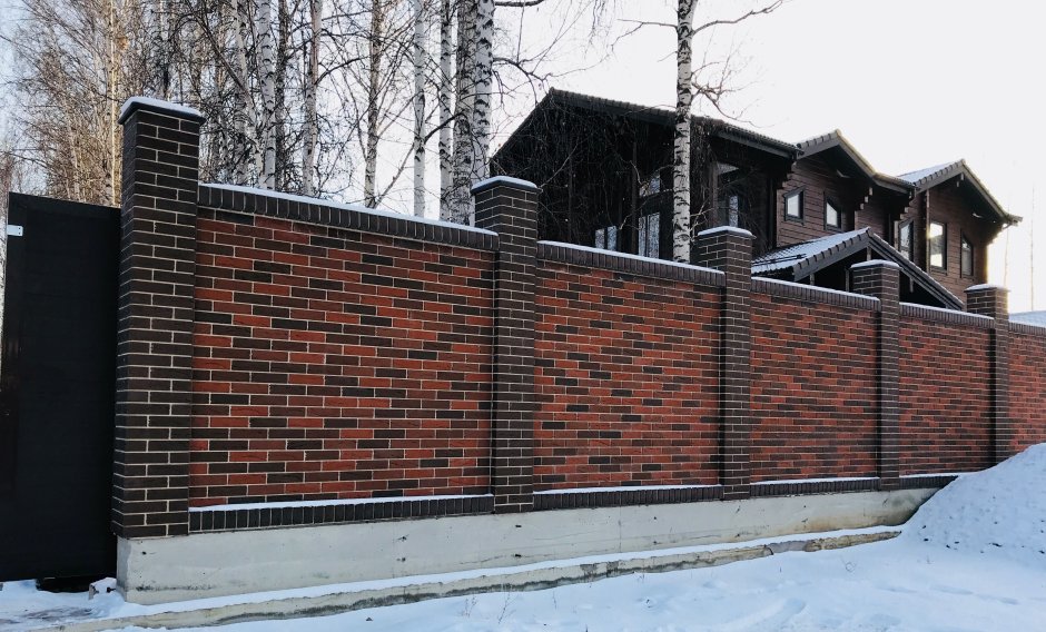 Самые красивые заборы из кирпича