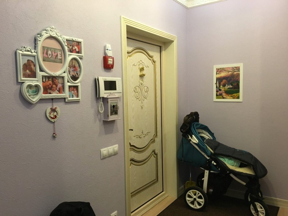 Электрический щиток в прихожей