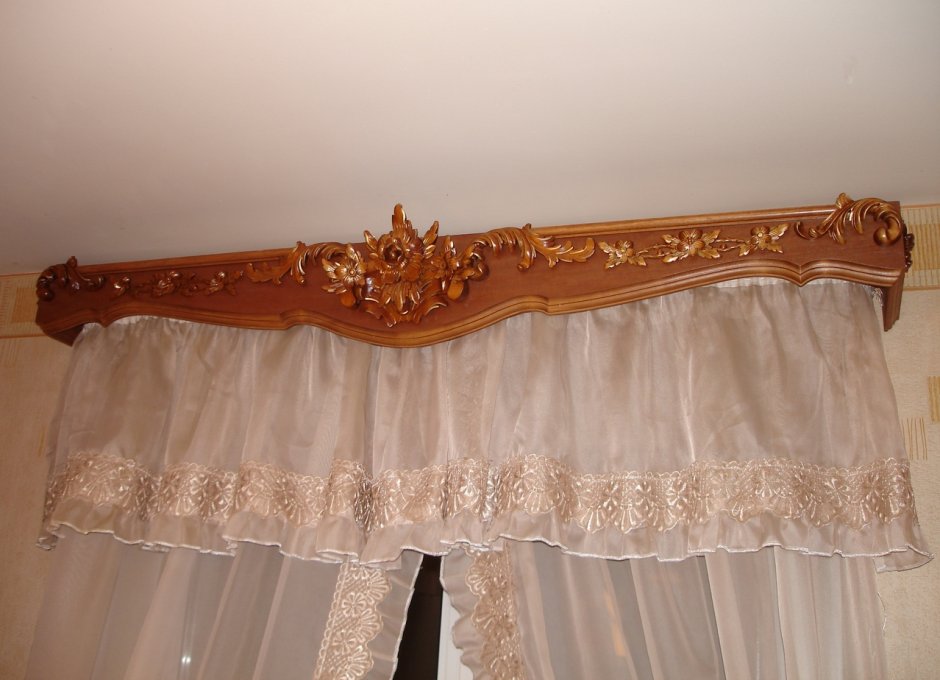 Резные карнизы для штор
