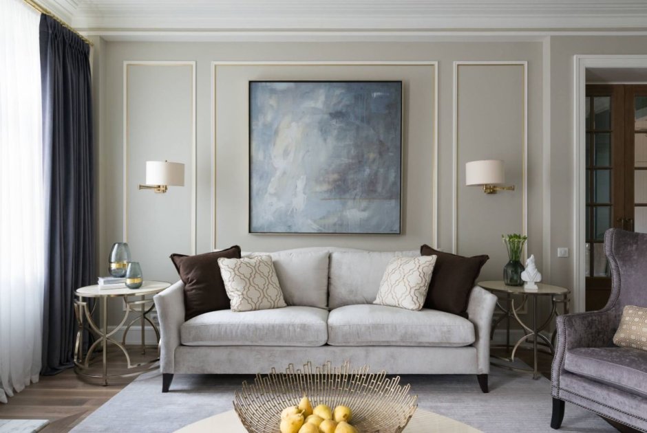 Молдинги в интерьере гостиной