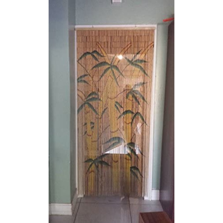 Бамбуковые занавески с рисунком в дверной проем