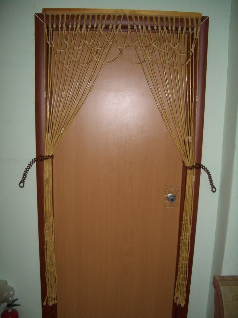 Бамбуковая дверь входная