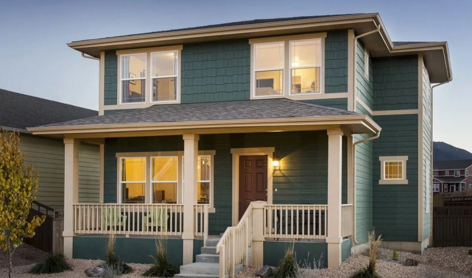 Каркасный дом цветной фасад