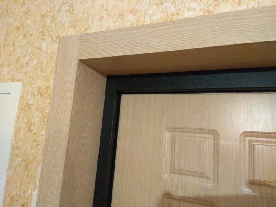 Отделка откосов входной двери