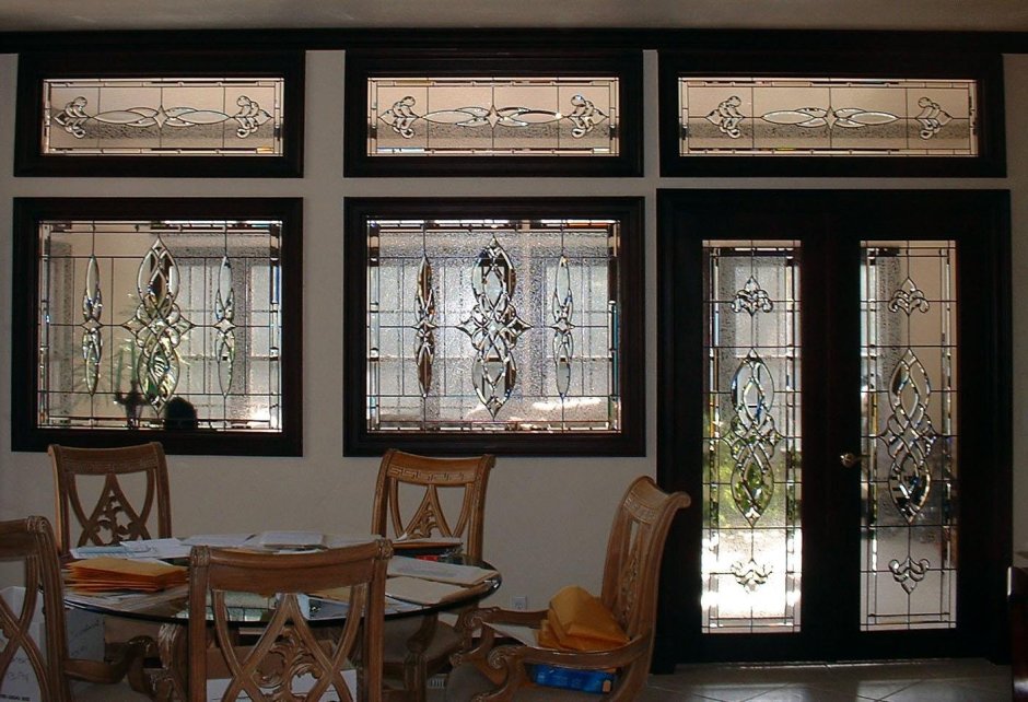 Декоративные окна в межкомнатных перегородках