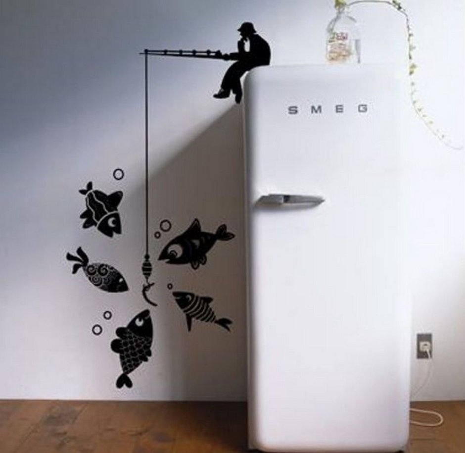 Холодильник в стене