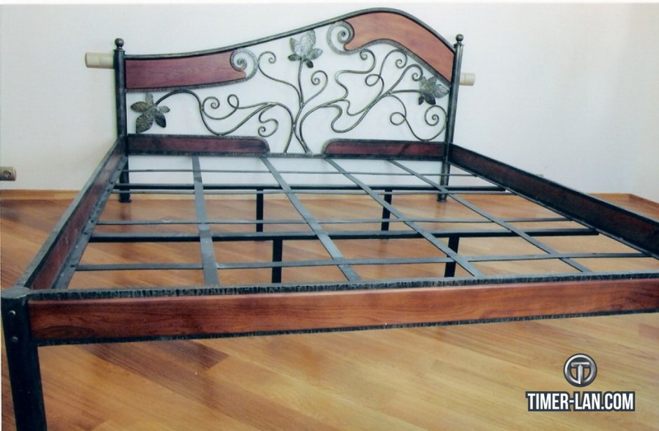 Кровать железная самодельная двуспальная