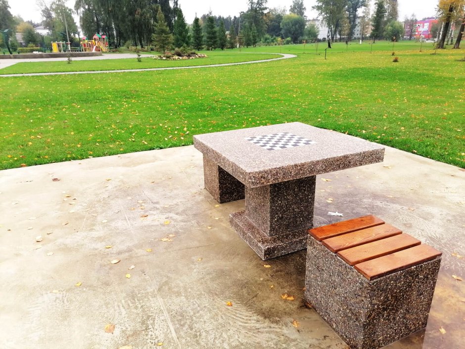 Бетонный стол для сада Омск