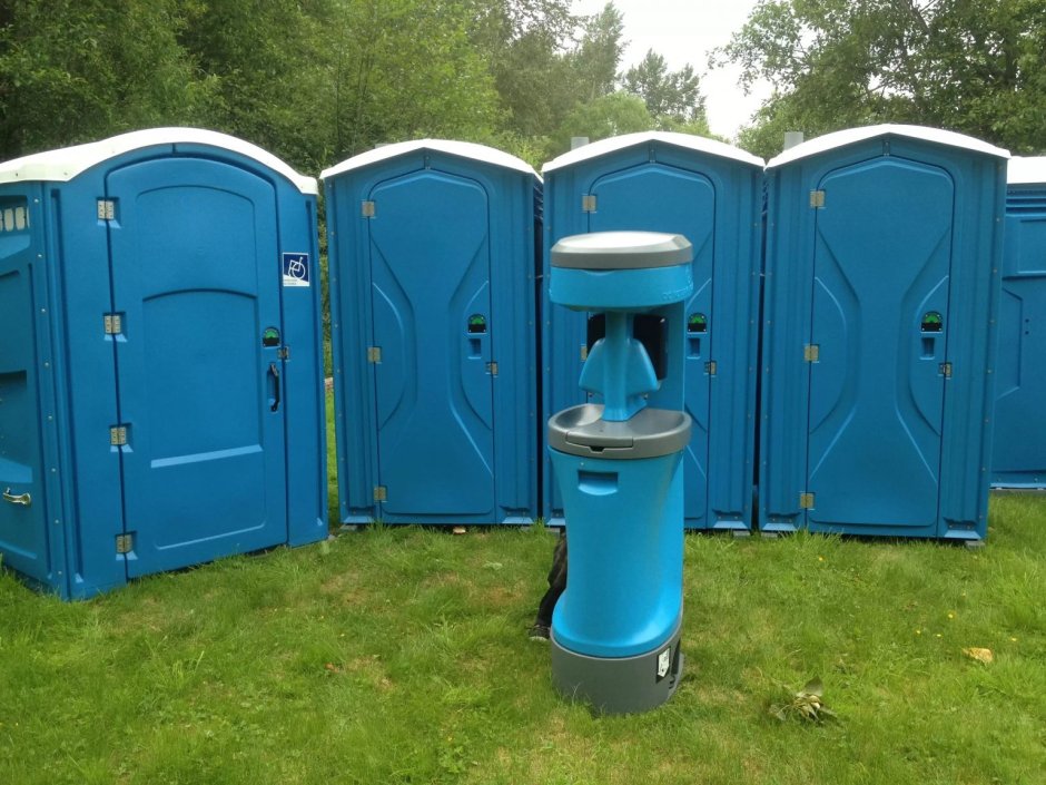 Мобильные туалетные кабинки